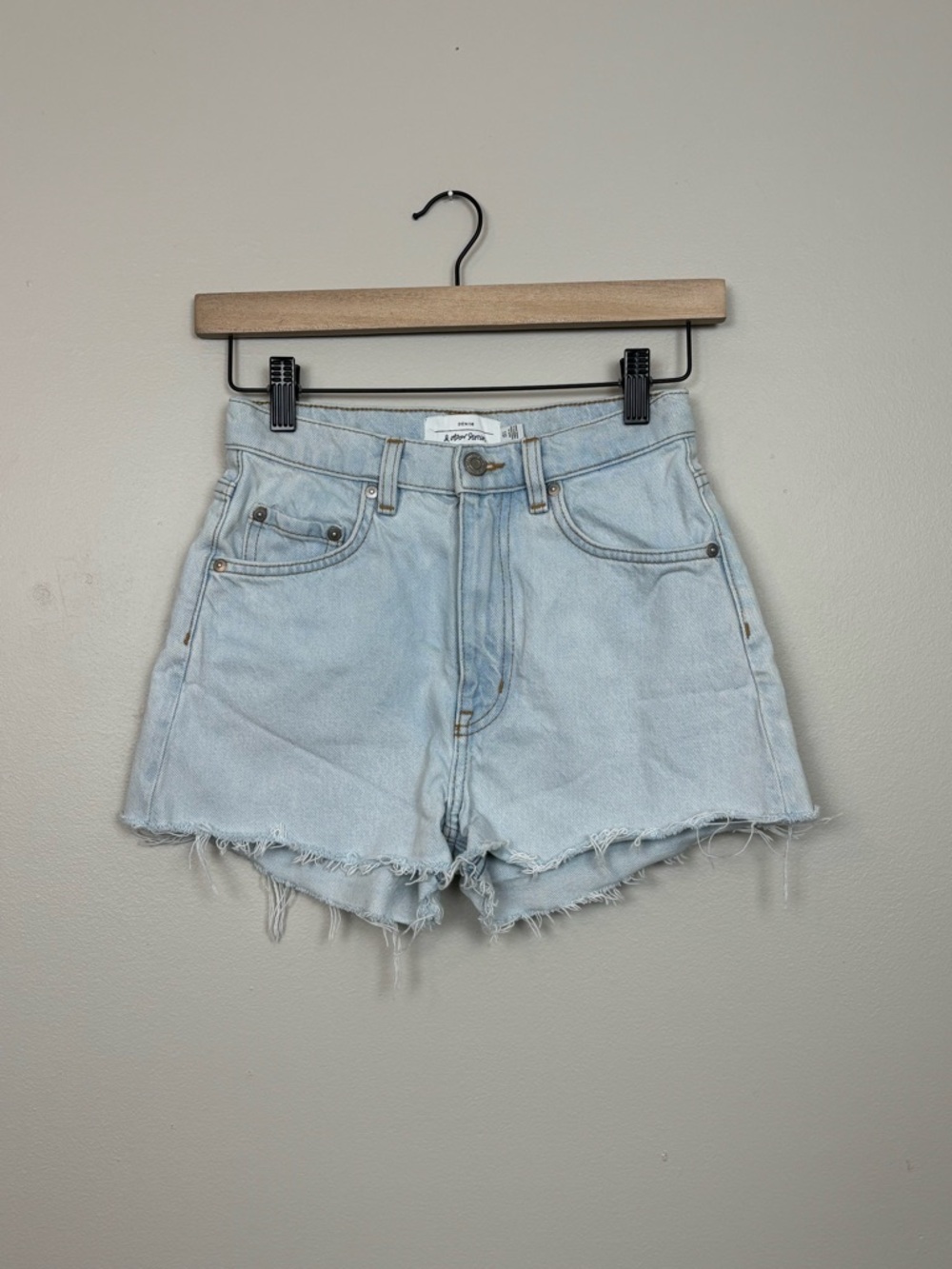 & Other Stories Shorts Womens 0 Blue Dream Cut Off Mid Rise Light Wash Denim